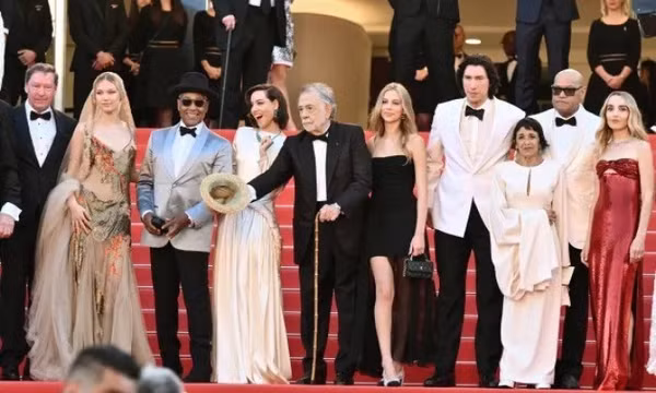 Bộ phim điên rồ khiến khán giả la ó và tràng vỗ tay 7 phút tại Cannes