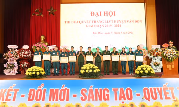 Đại hội Thi đua Quyết thắng lực lượng vũ trang huyện Vân Đồn giai đoạn 2019-2024