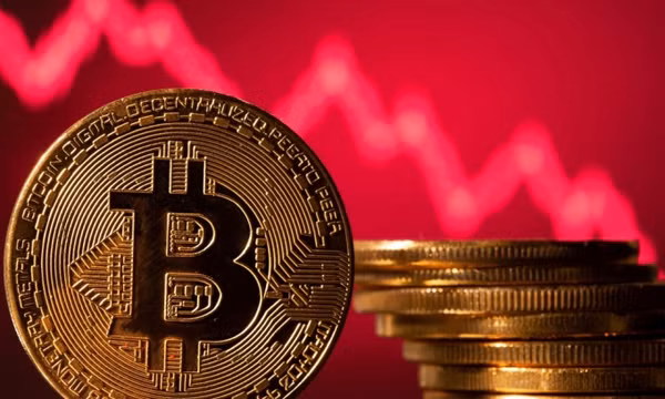Giá Bitcoin lao dốc