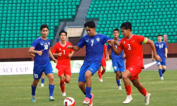 U16 Việt Nam bất ngờ thắng 3-0 trước U16 Uzbekistan