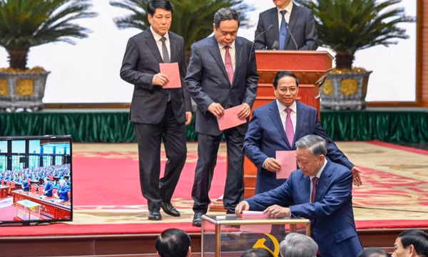 CHÙM ẢNH: Hội nghị Ban Chấp hành Trung ương khóa XIII