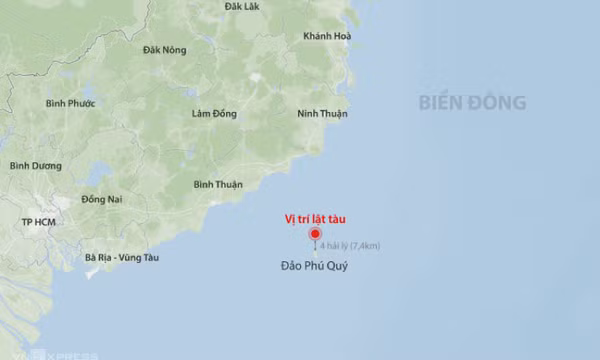 Lốc xoáy đánh lật tàu ở Phú Quý, 6 người gặp nạn