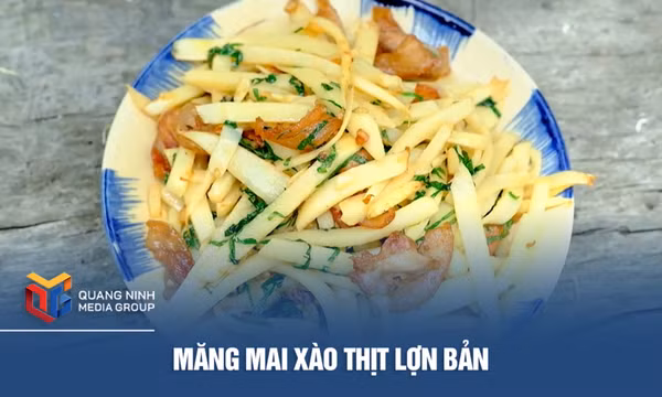 Măng mai xào thịt lợn bản