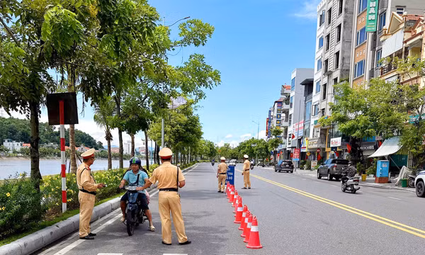 Hạ Long: 3 ngày kiểm tra gần 4.000 phương tiện, xử phạt hơn 578 triệu đồng