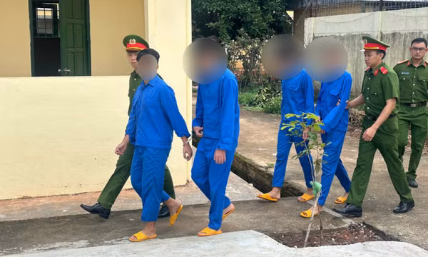 Bắt nhóm lừa đảo những người bị… lừa đảo