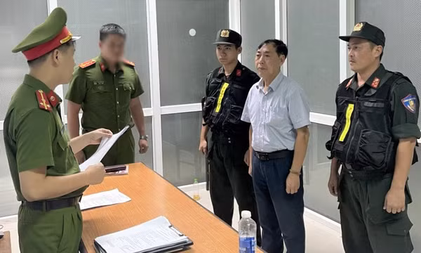 Bắt tạm giam Giám đốc Công ty TNHH xây dựng Sông Hồng