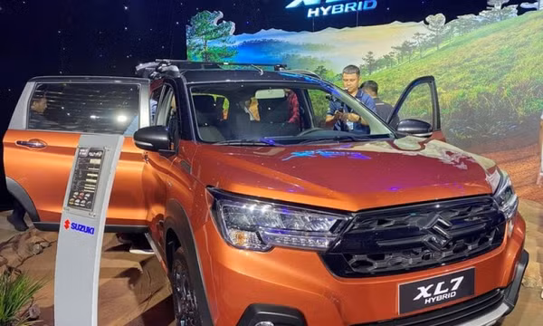 Suzuki XL7 Hybrid ra mắt tại Việt Nam với giá gần 600 triệu đồng