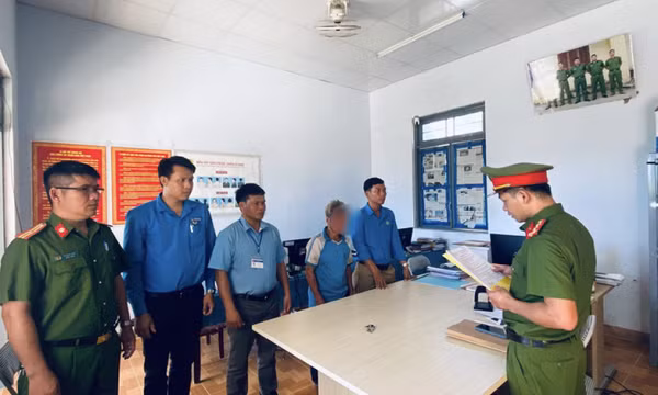 84 tuổi hiếp dâm cháu gái 15 tuổi bị câm