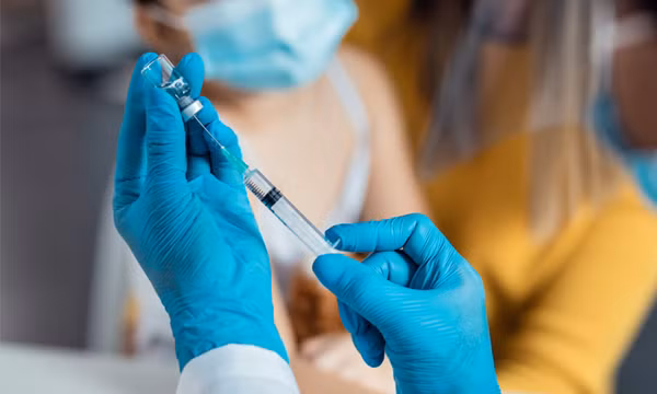 Tiêm phòng sởi, quai bị, rubella có tác dụng trong bao lâu?