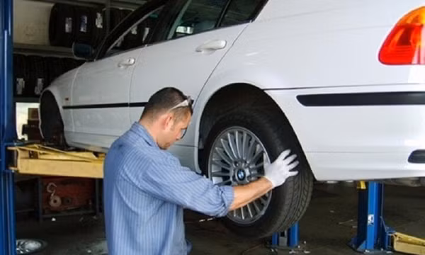 Vì sao cần phải đảo lốp ô tô?