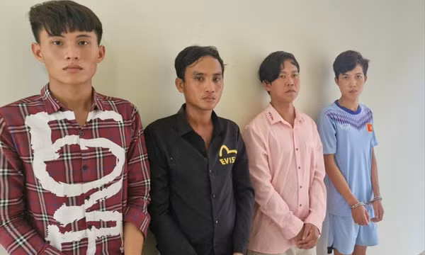48 giờ truy bắt nhóm chạy ô tô bắt cóc người đi đường đòi tiền chuộc