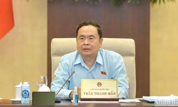 Cân nhắc việc luật hóa lộ trình tăng thuế giá trị gia tăng