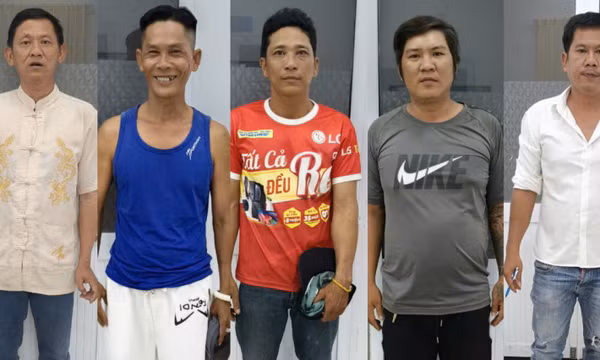 Lừa bán thiên thạch rồi chiếm đoạt 2 tỷ đồng