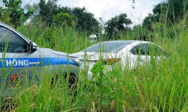 Cảnh sát truy đuổi hơn 20km theo chiếc ô tô mang biển số đẹp