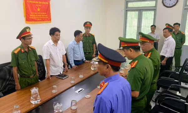 Đình chỉ Phó Chi cục Quản lý đất đai Quảng Nam để điều tra