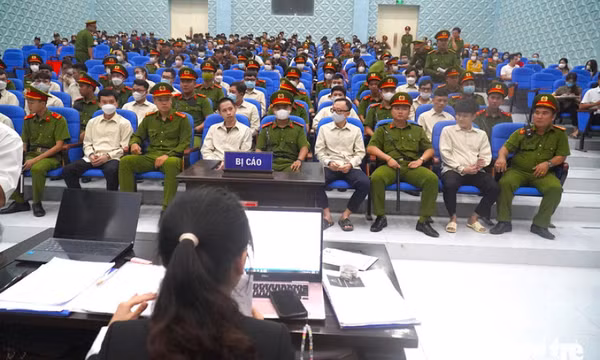 Núp bóng công ty luật để đòi nợ theo kiểu 'khủng bố', 111 bị cáo hầu tòa
