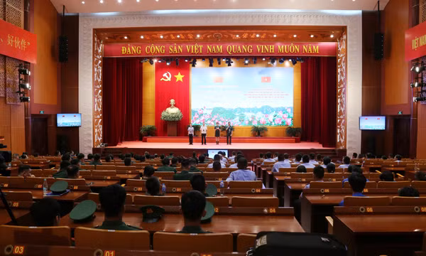 Tọa đàm sĩ quan trẻ BĐBP Việt Nam và cán bộ trẻ quản lý di dân Quốc gia Trung Quốc