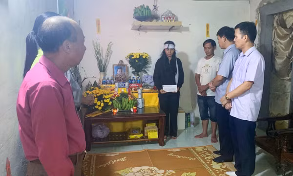 Móng Cái: Thăm hỏi, hỗ trợ gia đình nạn nhân bị tai nạn đuối nước
