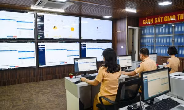 Người trúng biển số xe không trả tiền bị cấm đấu giá 12 tháng
