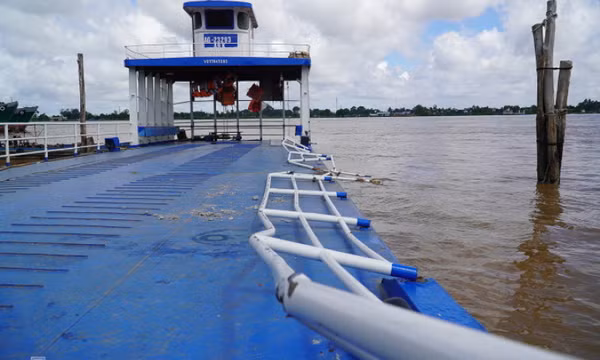 Phà gây tai nạn trên sông Vàm Nao vi phạm do chở ôtô