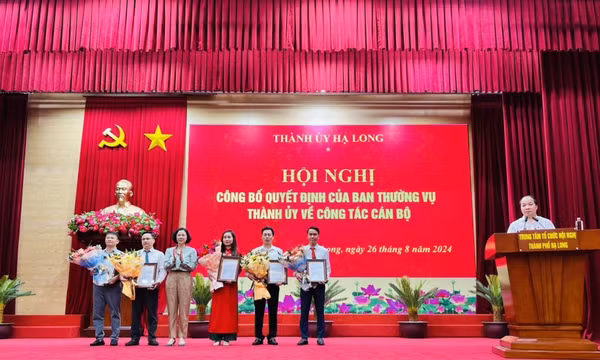 Hạ Long: Phân công, điều động, bổ nhiệm nhiều cán bộ 