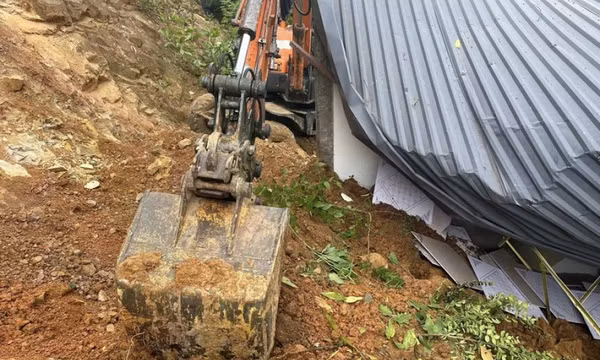 Cháu bé 5 tuổi trong vụ sạt lở đất ở Vĩnh Phúc đã tử vong