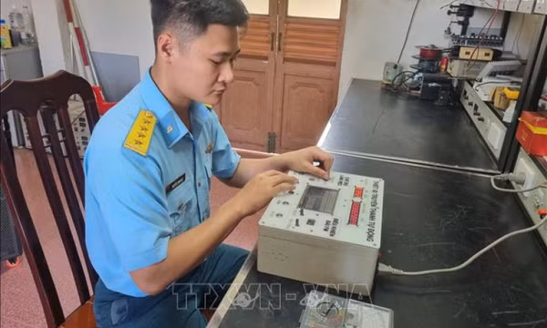 Sáng chế máy truyền thanh thông minh của người lính kỹ thuật