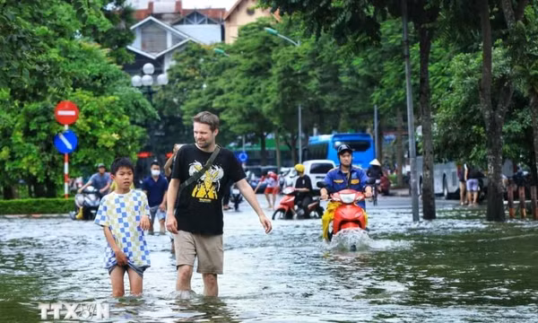 Thời tiết ngày 15/8: Mưa dai dẳng, độ ẩm đất đã bão hòa ở nhiều khu vực