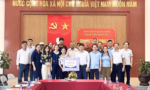 Đồng chí Nghiêm Xuân Cường, Phó Chủ tịch UBND tỉnh dự sinh hoạt chi bộ tại cơ sở