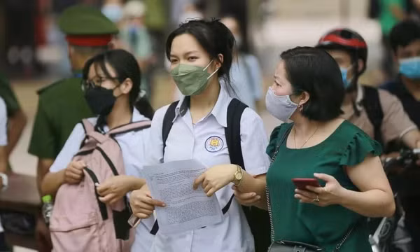 Tuyển sinh đại học 2024: Điểm chuẩn “leo thang” ở hầu hết các ngành