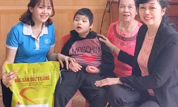 Nữ trưởng ban công tác mặt trận nhiệt huyết