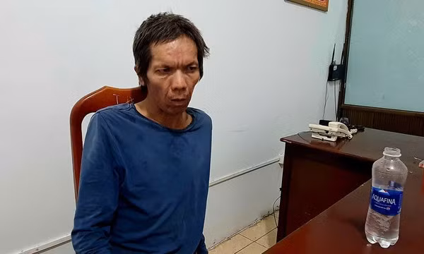 Người nhặt ve chai dùng đá đập chết thanh niên chụp ảnh mình