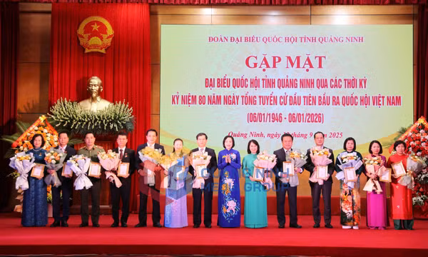 Gặp mặt đại biểu Quốc hội tỉnh Quảng Ninh qua các thời kỳ, tháng 9-2025