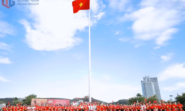 Khánh thành Cột cờ tại Quảng trường Sun phường Bãi Cháy 