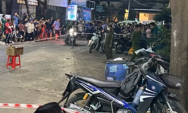 Sau tiếng la thất thanh, phát hiện hai vợ chồng cùng chết trước cửa nhà phường An Phú, TP.HCM