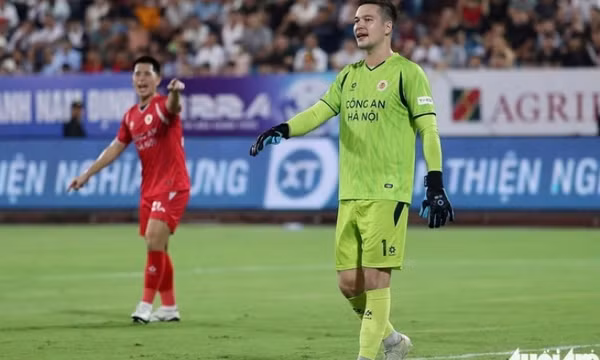 Đội Công An Hà Nội thoát thua sau 2 sai lầm nghiêm trọng của Nguyễn Filip