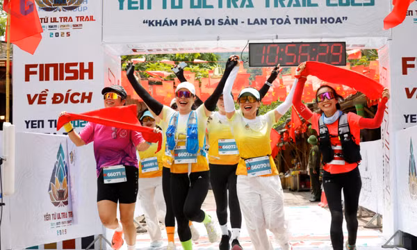 Runner hào hứng chinh phục cung đường chạy Di sản