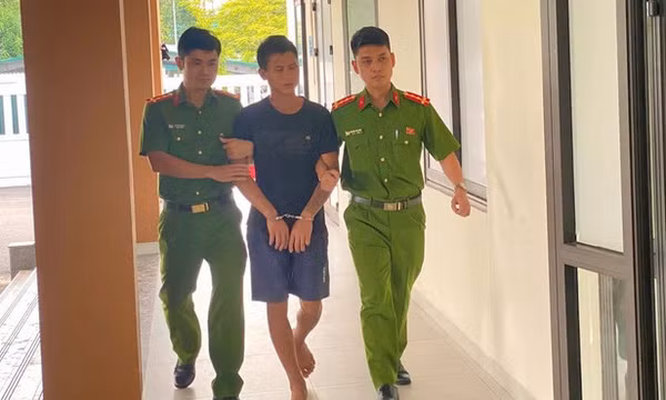 Bắt giữ đối tượng xông vào trụ sở chém Phó Trưởng Công an xã