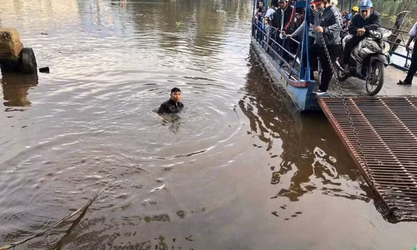 Nam thanh niên nhảy xuống sông cứu học sinh thoát chết ở TPHCM