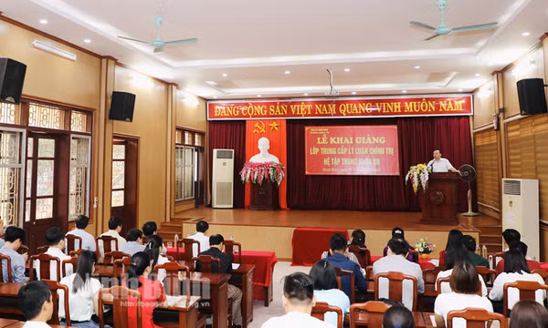 Quy định mới của Ban Bí thư về đối tượng, tiêu chuẩn và phân cấp đào tạo lý luận chính trị