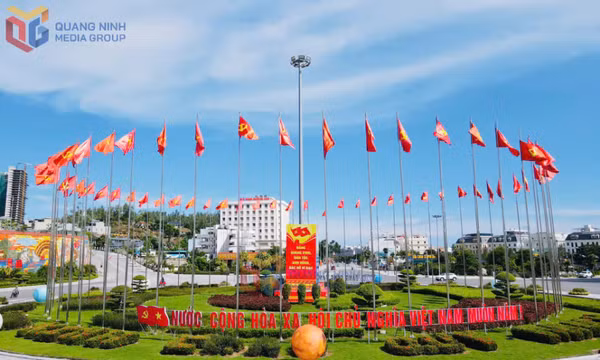 Văn nghệ sĩ trí thức hướng về Đảng quang vinh