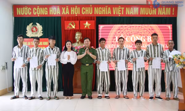 Trại tạm giam công bố Quyết định đặc xá của Chủ tịch nước cho 42 phạm nhân