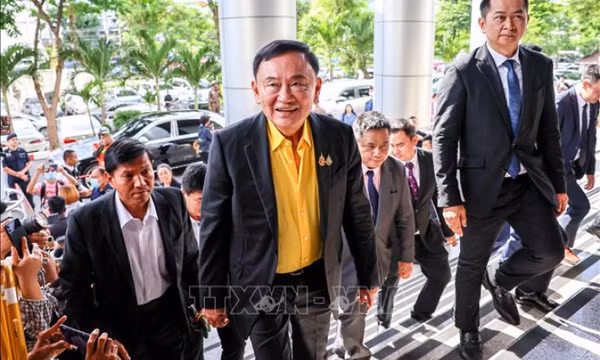 Thái Lan: Cựu Thủ tướng Thaksin bị yêu cầu quay lại thụ án 1 năm tù