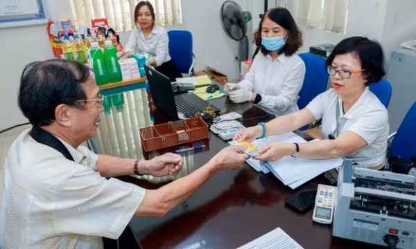 Chế độ hưu khi đóng cả BHXH bắt buộc và tự nguyện