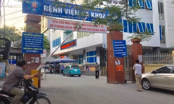 Sa thải 2 nhân viên, cảnh cáo 1 viên chức vụ xe cứu thương thu 21 triệu đồng