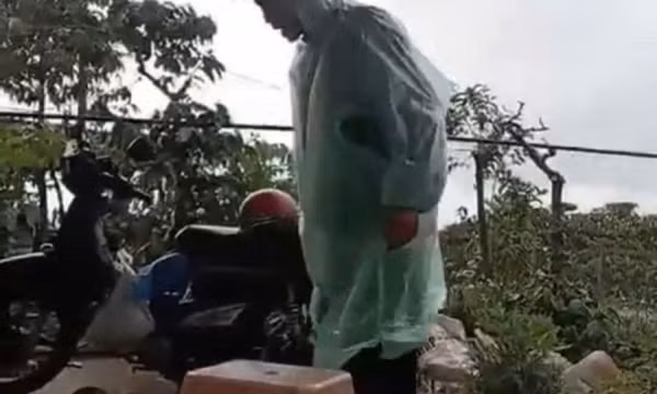Điều tra vụ bé trai 2 tuổi bị cha ruột hành hạ ở Lâm Đồng