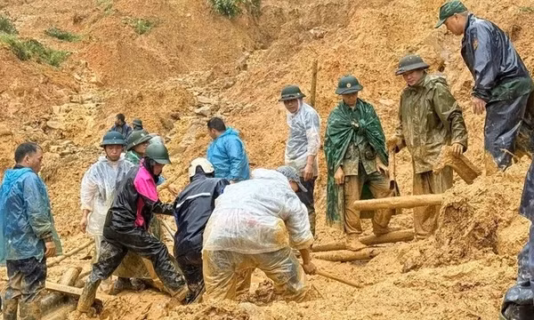 Sạt lở vùi lấp 4 người ở Lũng Cú