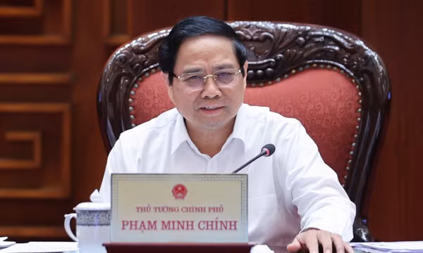 Thủ tướng: Tiếp tục đổi mới tư duy, cách làm trong đầu tư công, tập trung cho các dự án "xoay chuyển tình thế"