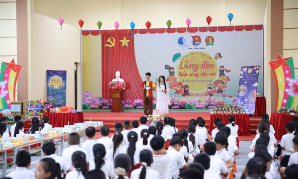 Cung Văn hóa thanh thiếu nhi tổ chức Trung thu cho học sinh 