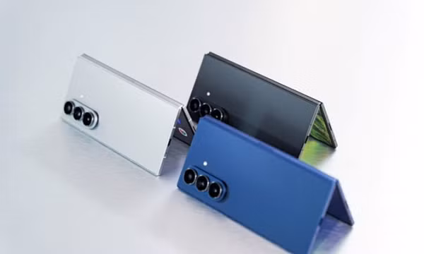 Smartphone gập ba của Samsung ra mắt sớm, cạnh tranh với Huawei